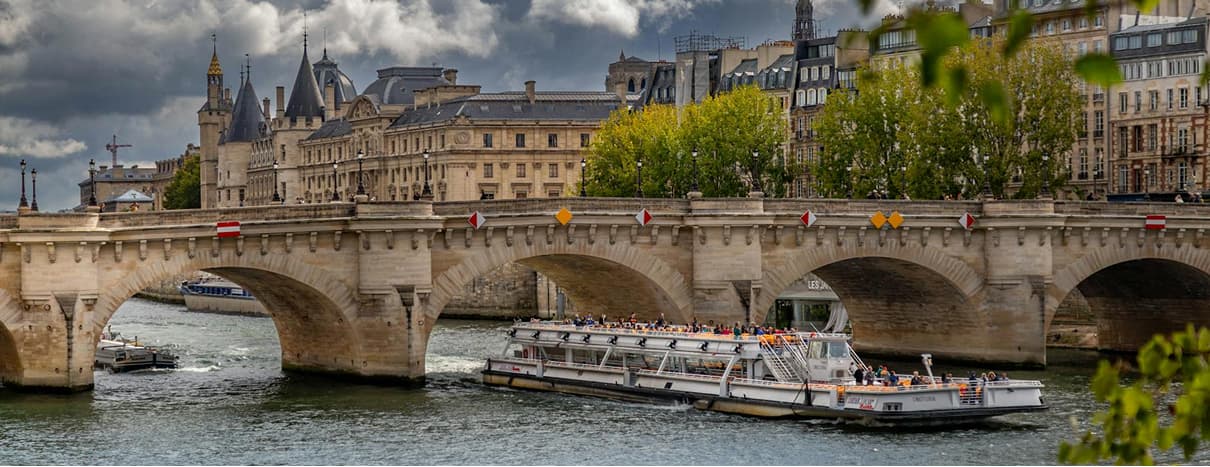 Dîner croisière à Paris : tout savoir pour bien choisir